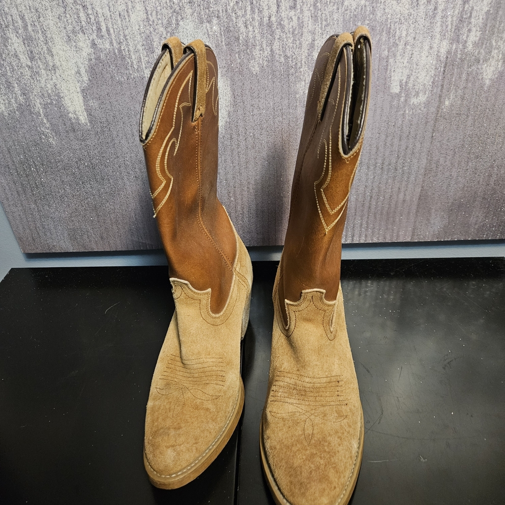 Brown Western Cowboy Boots - Picture 2 of 4